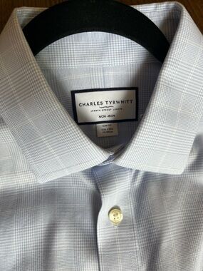 Charles Tyrwhitt 15.5 / 39 (Slim) Light Blue Prince of Whales Dress Shirt